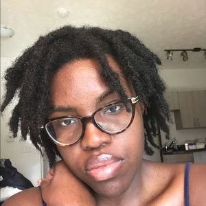 Meet your Posher, Mackenzie